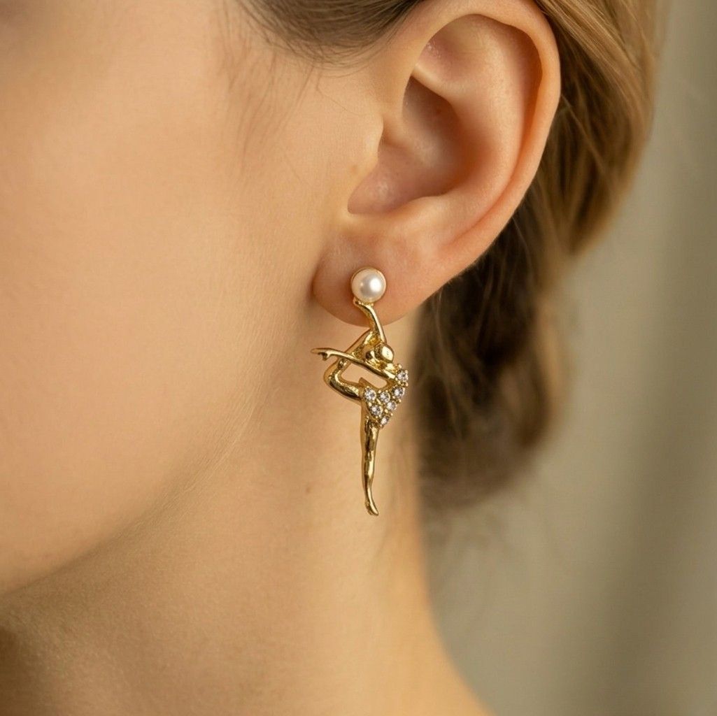 Earrings "Gymnast with a ball" pearl (Gold)